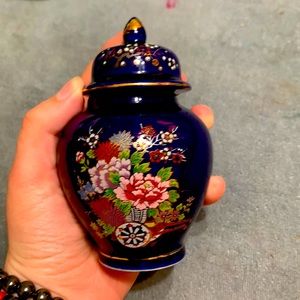 It’s a vase I don’t use it’s blue and really pretty to be in the house